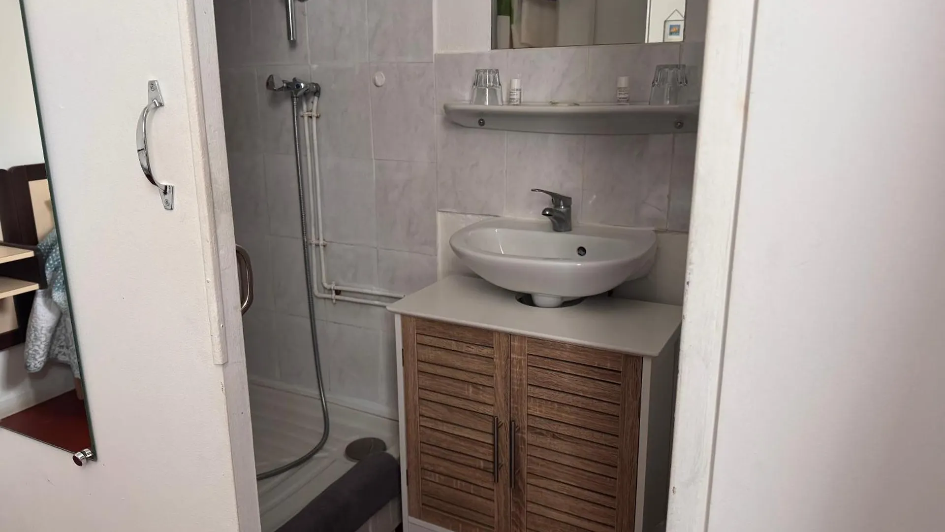 Hotel Le Chemin Neuf Gréoux-les-Bains 0*,