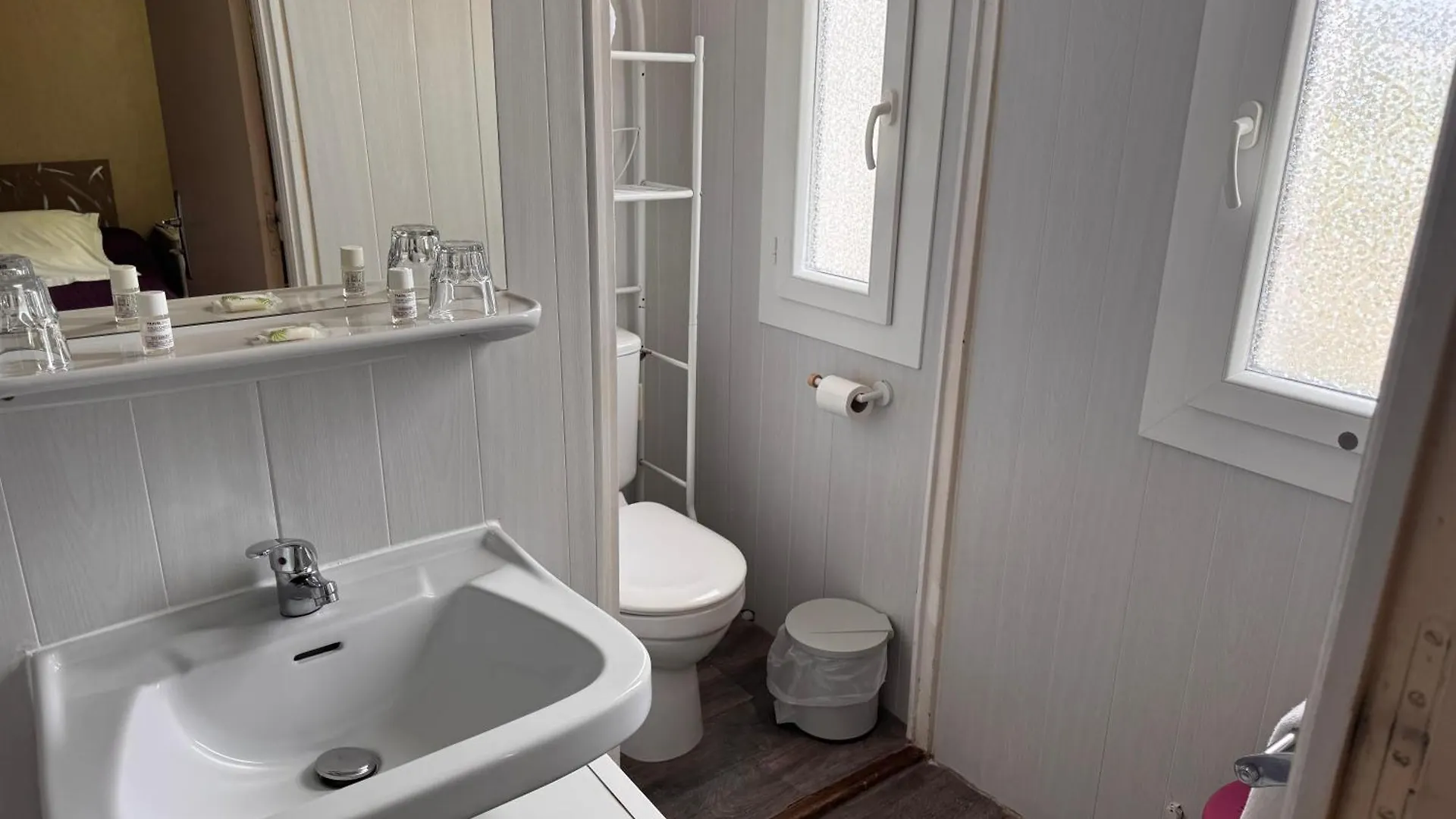 Hotel Le Chemin Neuf Gréoux-les-Bains 0*,  Francia